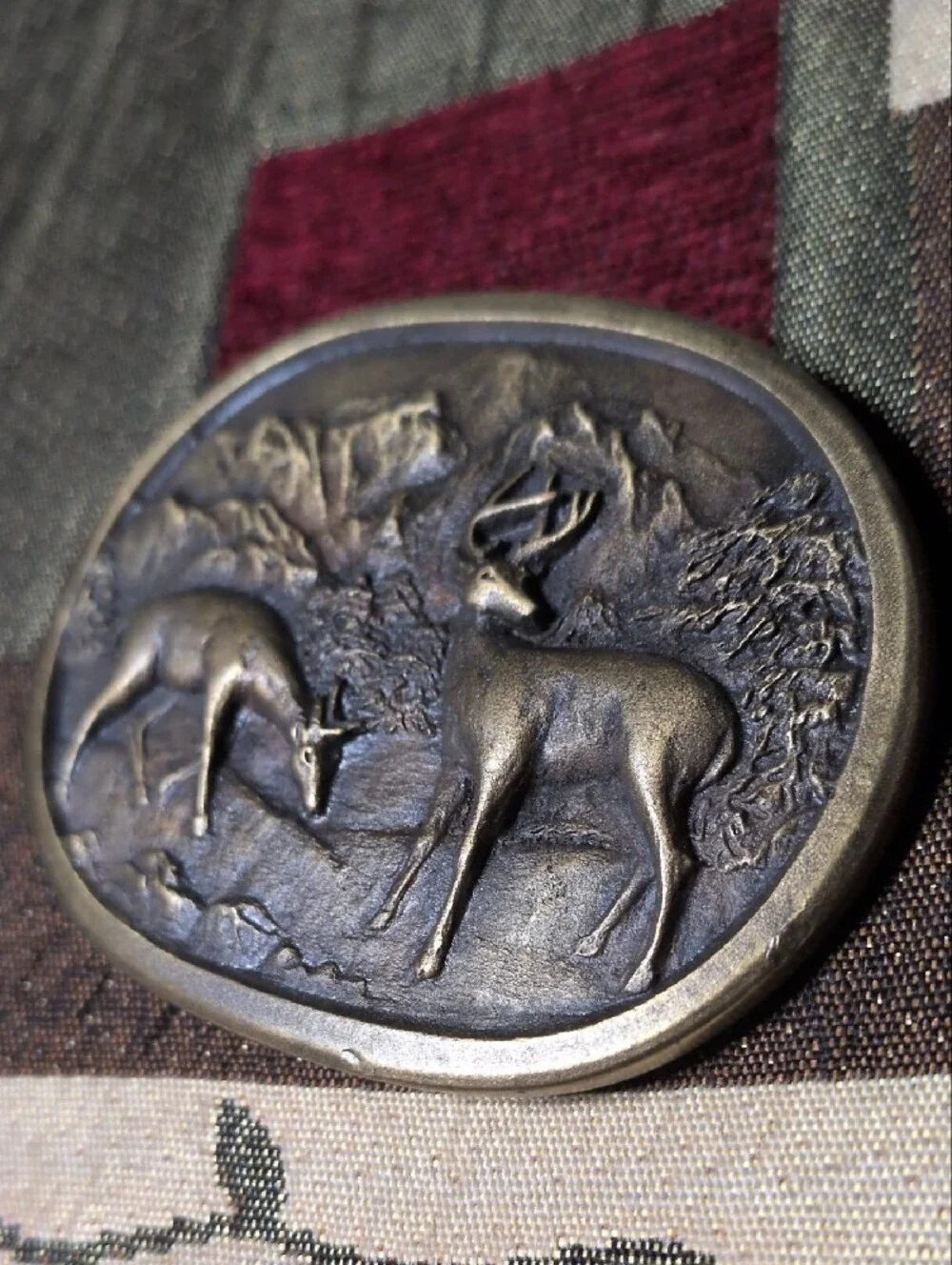 Vintage Bronze Tone Deer Relief Belt Buckle - Brown